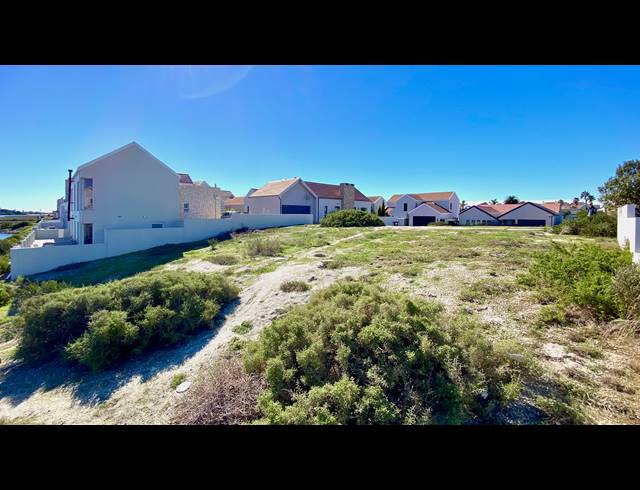 452M² VACANT LAND FOR SALE IN PORT OWEN